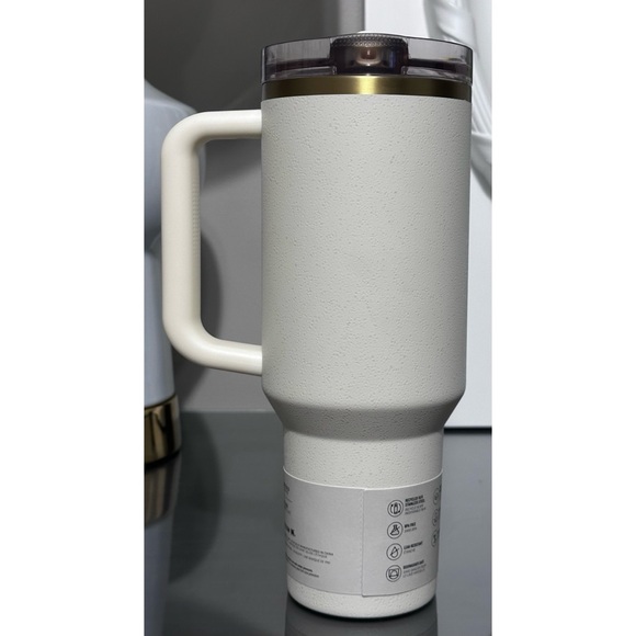 LIMITED EDITION STANLEY QUENCHER PROTOUR FLIP STRAW TUMBLER, 40OZ- CREAM MOON - Picture 3 of 5